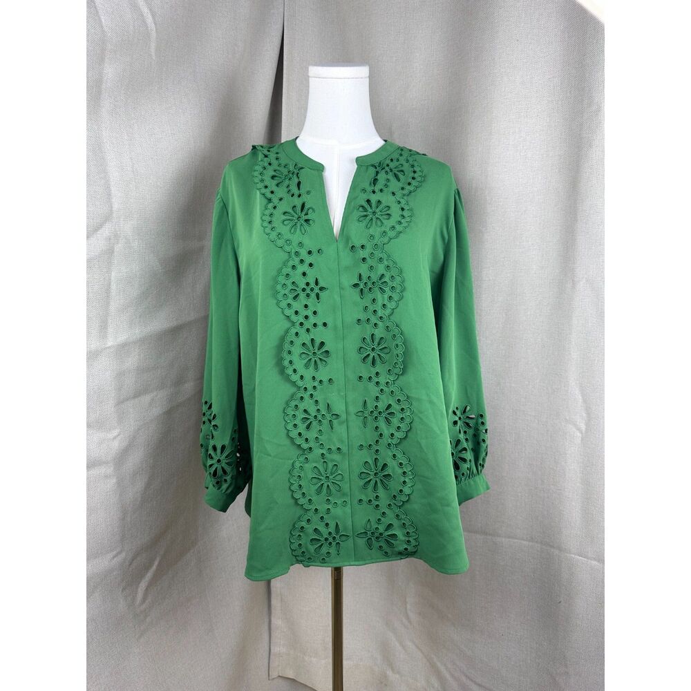 Chico's Green Eyelet Blouse Size 3.5 (US 18)